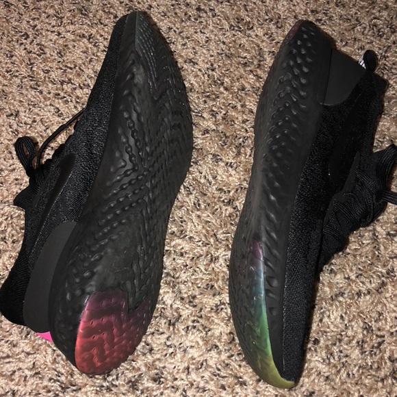 Nikes!! - Picture 3 of 6